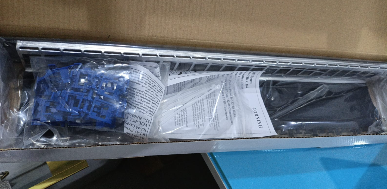 Corning patch panel 24 port loaded Capture